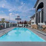 Travelodge By Wyndham Calgary South