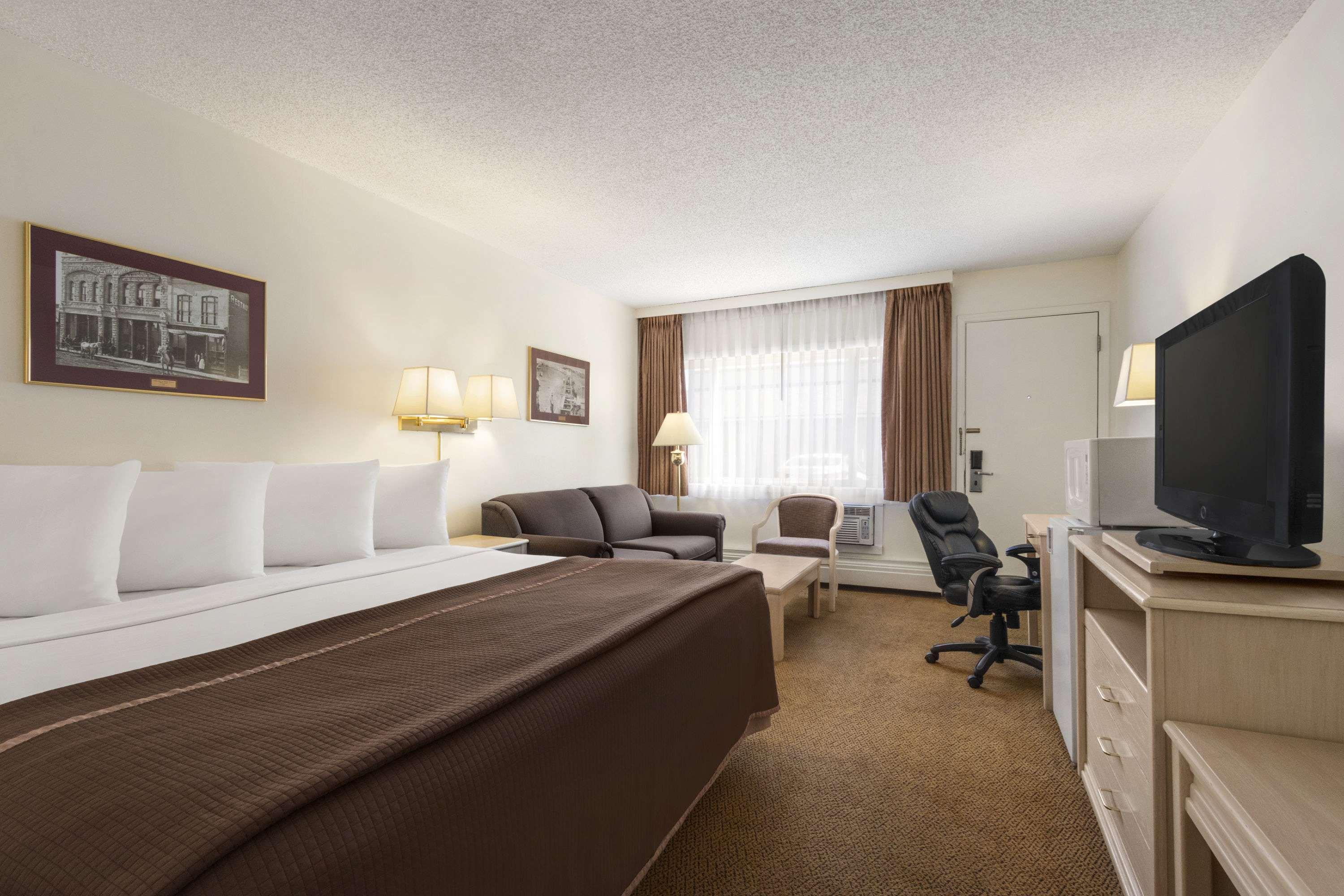 Travelodge By Wyndham South