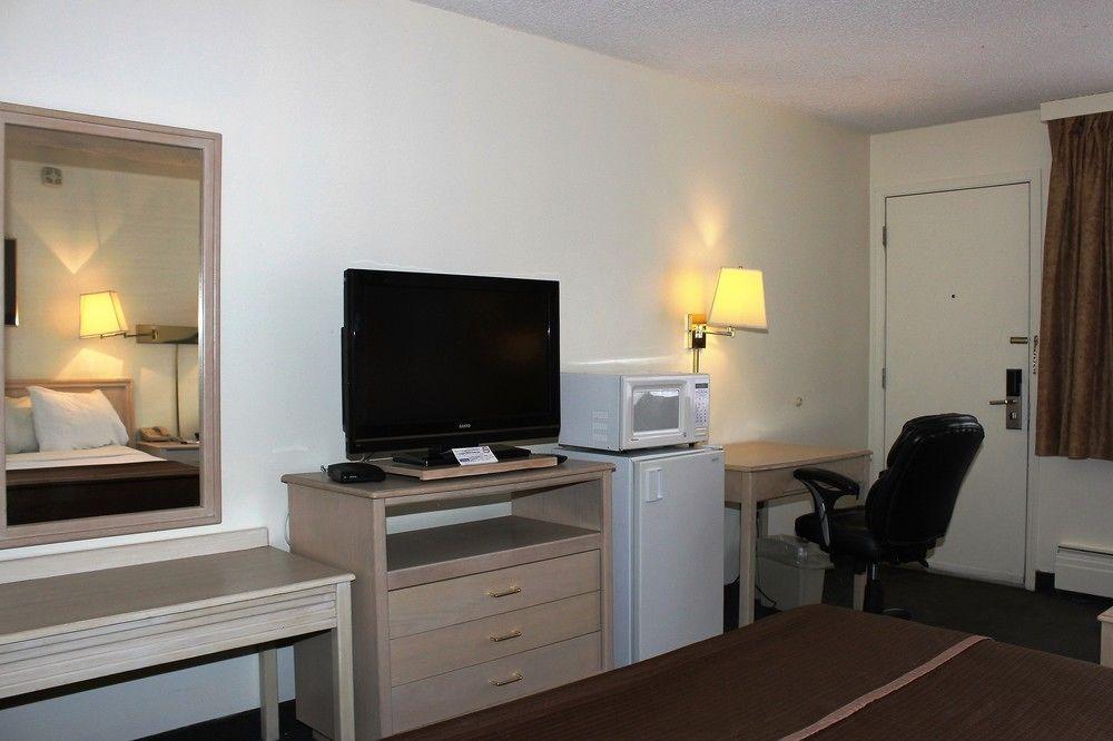 Travelodge By Wyndham South 2* Calgary